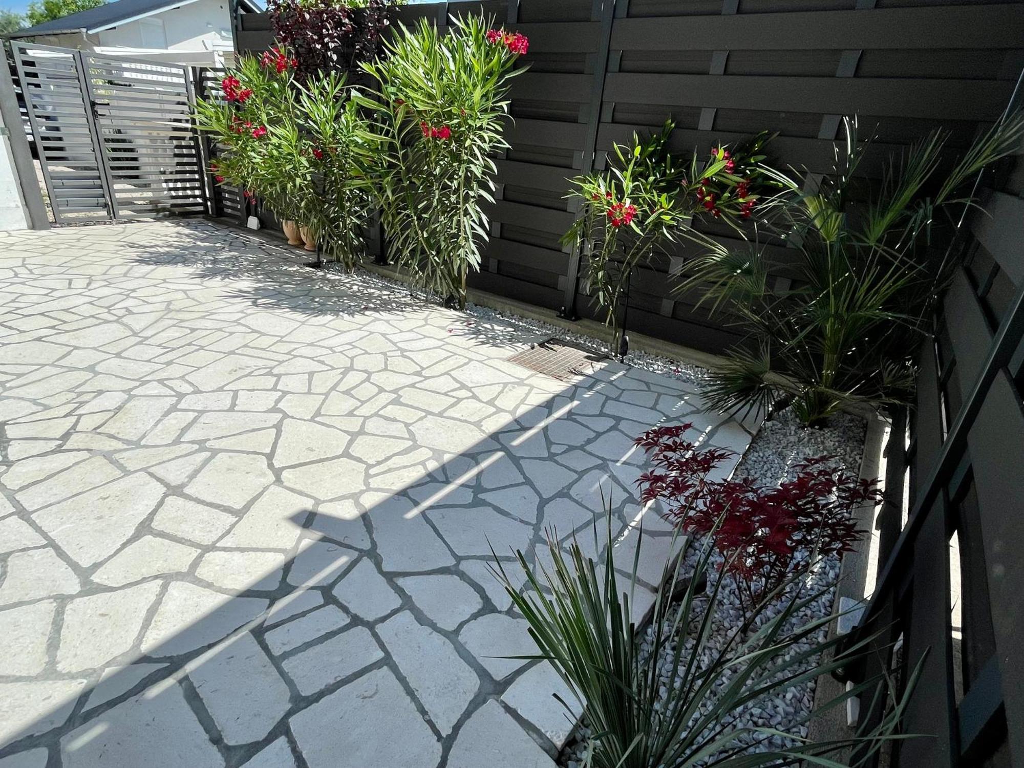 Seascape - Relaxing Beach Home, Steps From The Water! Bilice Exterior photo
